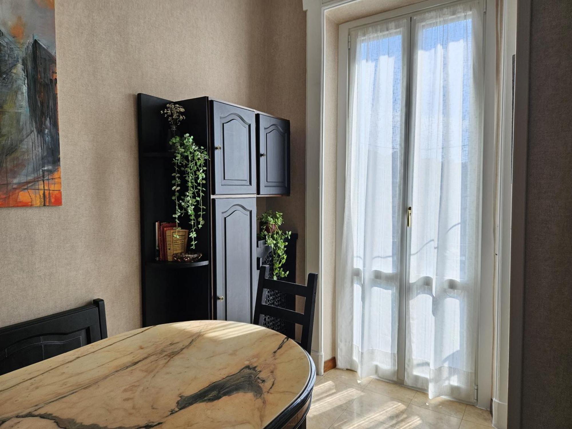 Homegallery - Elegante Appartamento Milanese Bagian luar foto