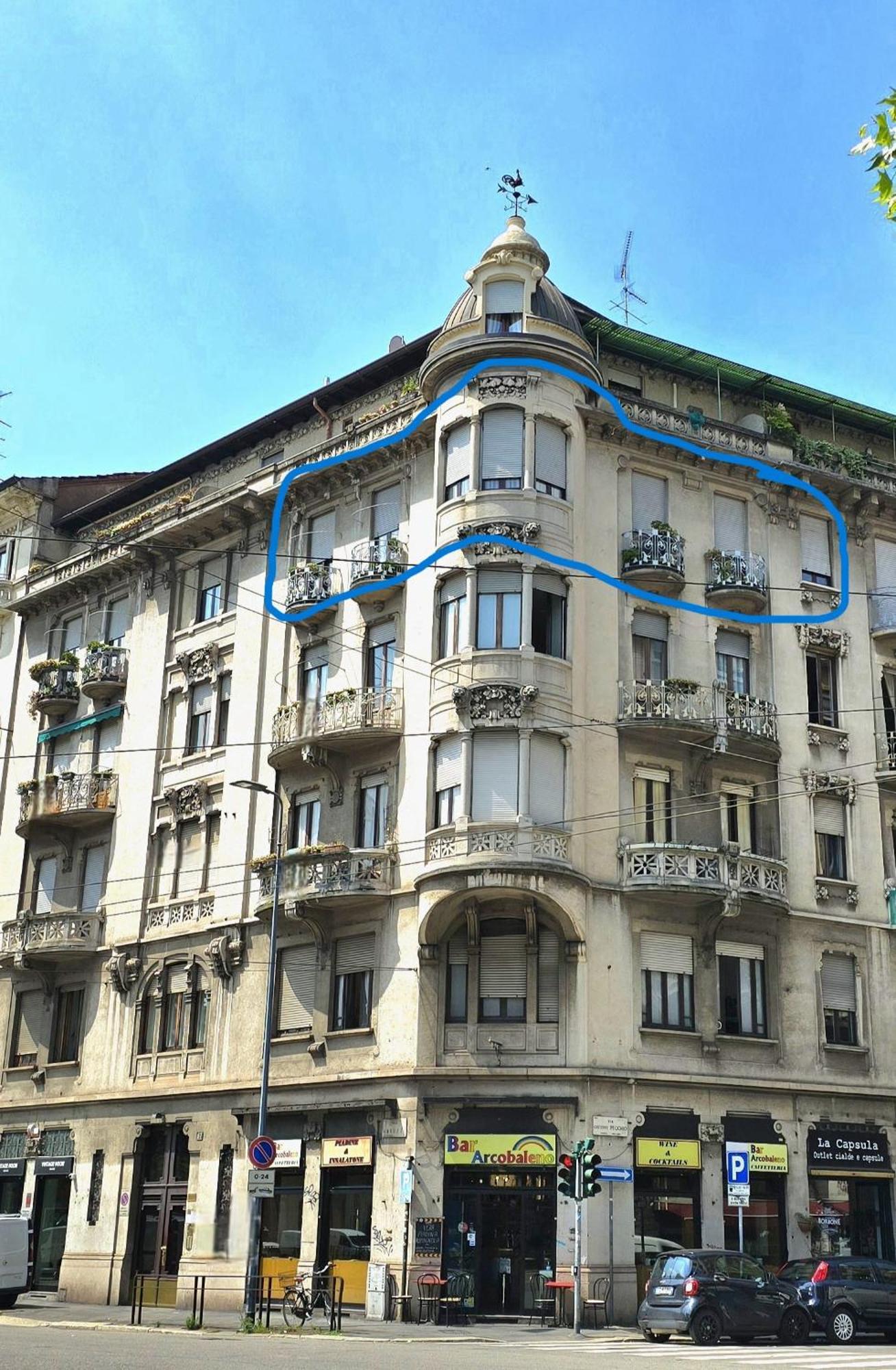 Homegallery - Elegante Appartamento Milanese Bagian luar foto