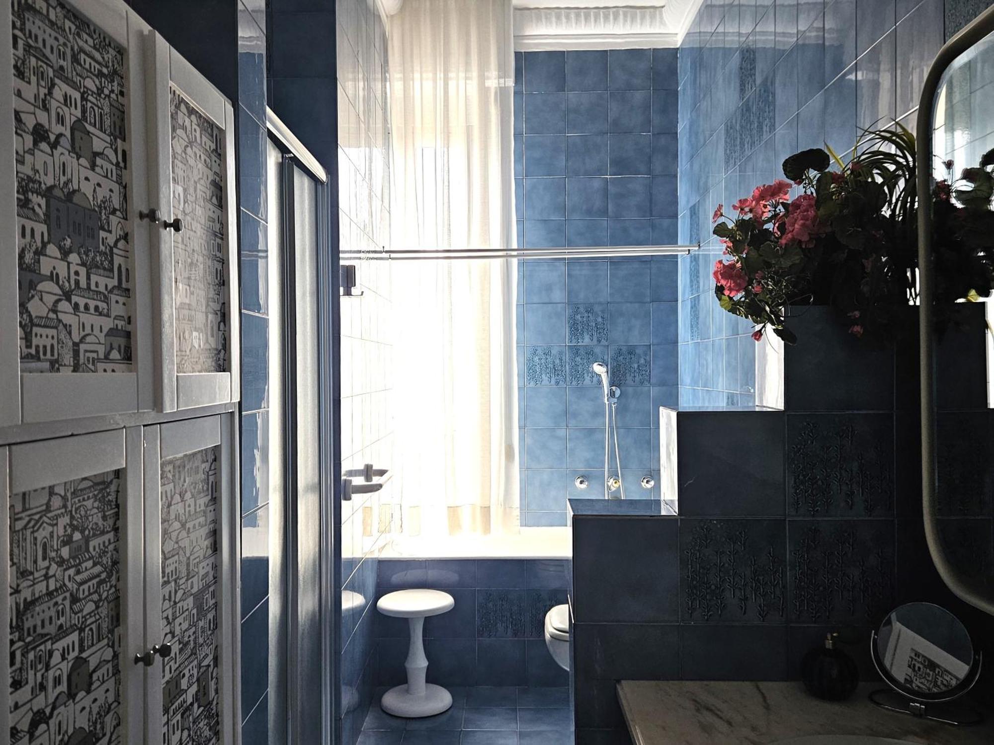 Homegallery - Elegante Appartamento Milanese Bagian luar foto